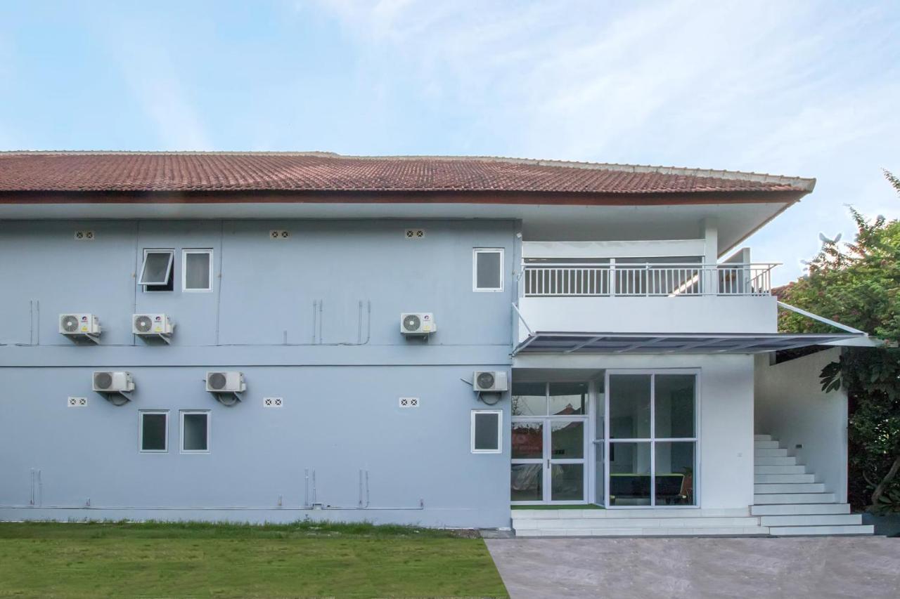 Oyo 2270 Hotel Taman Wirama Denpasar Kültér fotó